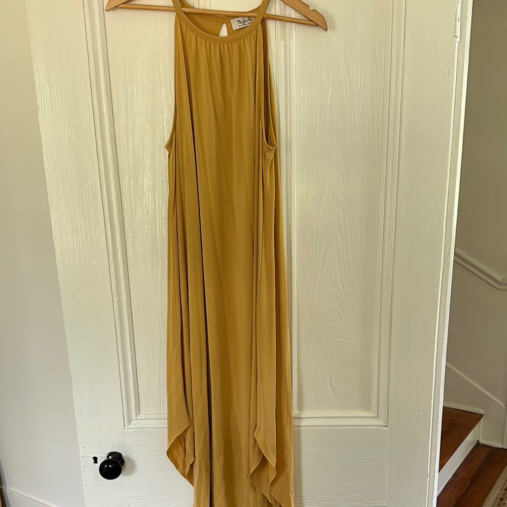 Gold knit halter dress Sz medium